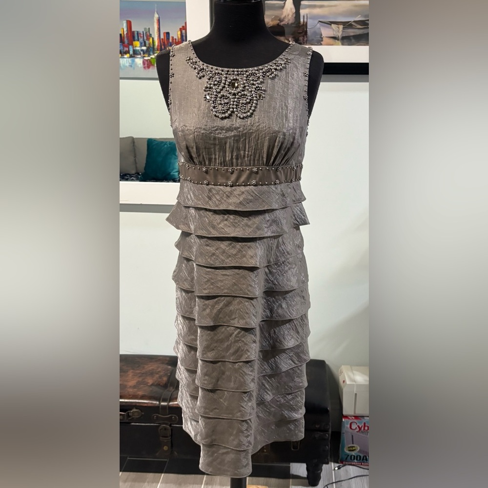 ❤️Adrianna Papell Platinum Beaded Dress-Sz 8
